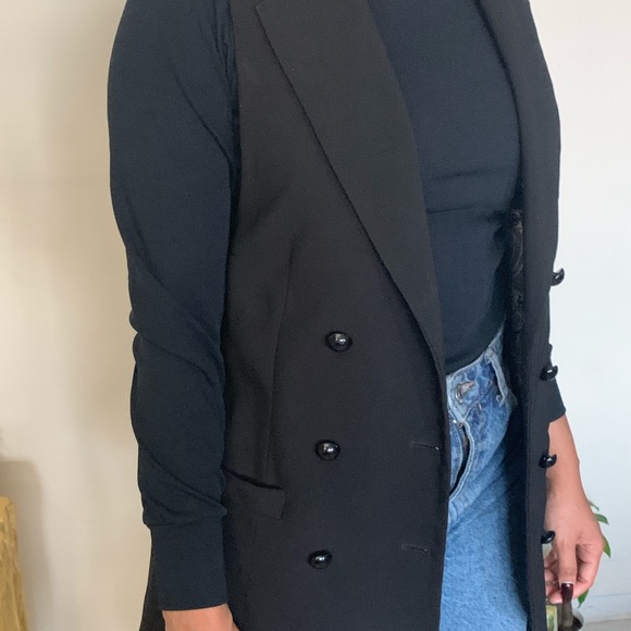 Sleeveless Button Front Blazer - Picture 5 of 6